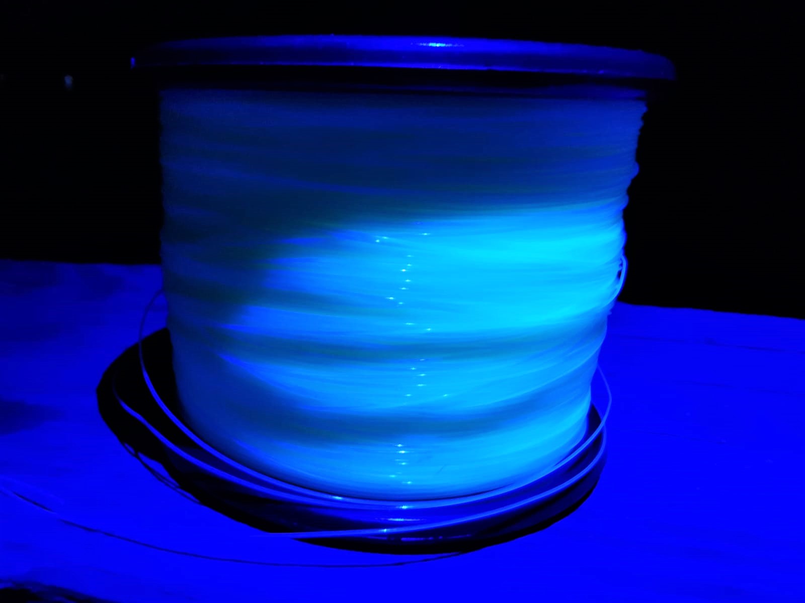 De ce sa incerci fire monofilament Glow